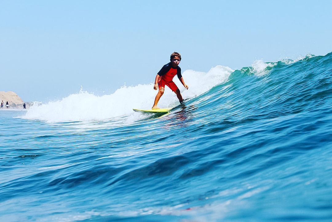 Surf em Ondas de Mancora - Piura