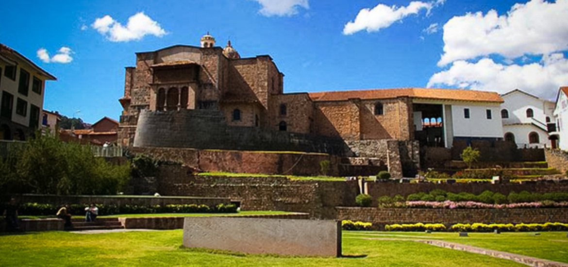 Roteiro pelos Templos e Mosteiros Icônicos de Cusco