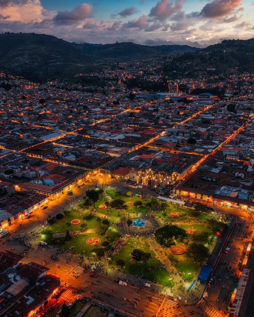 A Plaza de Armas de Cajamarca