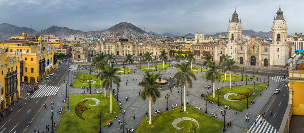 O Peru é um país repleto de história, cultura e beleza natural, onde a arquitetura colonial espanhola desempenha um papel central na narrativa de suas cidades. As construções erguidas durante o período colonial não apenas embelezam os centros históricos, mas também contam a história do Peru e de sua fusão com a cultura europeia. 
