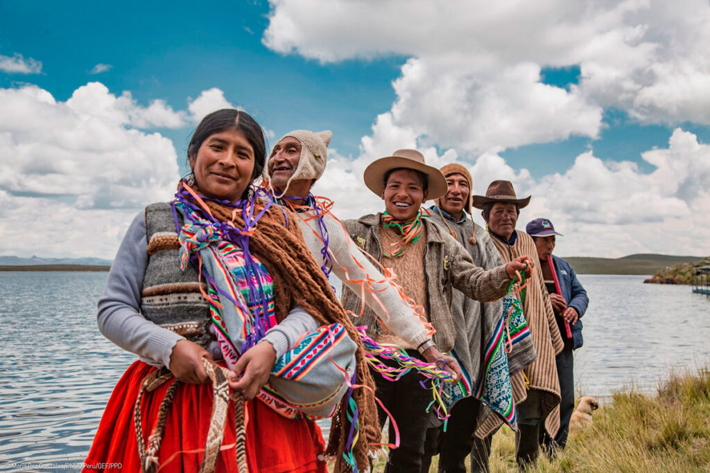 O mito de Pariacaca é uma das histórias mais fascinantes da mitologia andina. Ele fala sobre Pariacaca, uma divindade associada às chuvas, às montanhas e à natureza. Esta lenda, originária da região de Huarochirí, no Peru, é um retrato único da cosmovisão andina, onde os elementos da natureza são considerados sagrados e têm um papel fundamental na vida das pessoas.